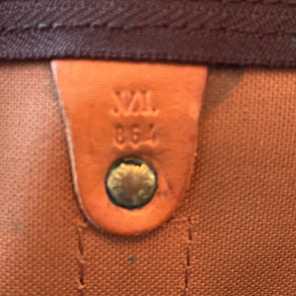 ✈️ Louis Vuitton Keepall 55 Monogram Canvas — Classic Travel Icon - Picture 12 of 16